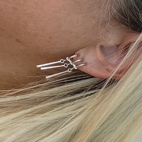 ILLUSION CLAW FRINGE EARRINGS - Picture 1 of 7